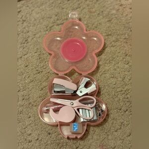 NWT flower shaped pink 9pc mini stationary set